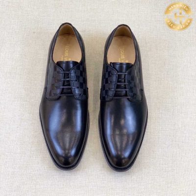 Giày Louis Vuitton được thiết kế với phong cách tối giản