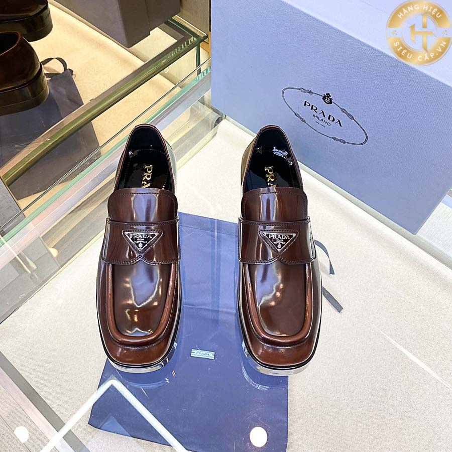 Thiết kế thoáng khí rất tốt và ôm sát chân của giày lười Loafer