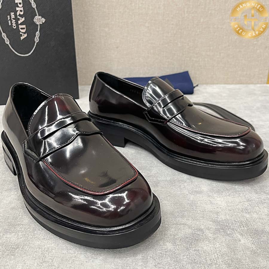 Màu đen trang nhã của giày lười nam hàng hiệu Prada PR002