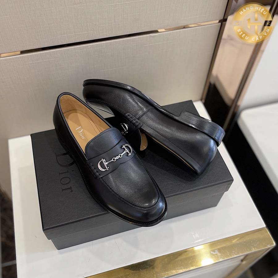 Bạn có thể sở hữu ngay đôi giày với giá không vượt quá 4 triệu đồng tại Thời trang Hàng Hiệu Siêu Cấp 8668