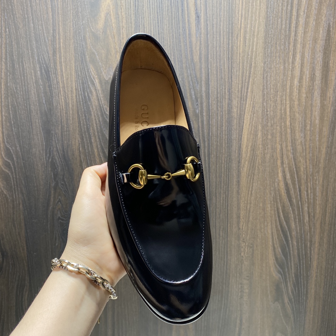 Giá thành hợp lí của giày lười Loafer Gucci siêu cấp hàng hiệu GCQ23