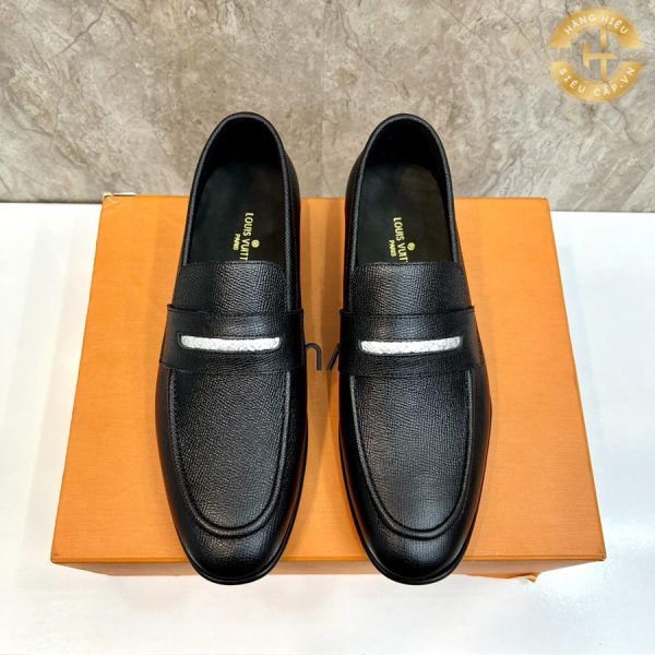 Đôi giày LV nam mang đến cho người sử dụng một phong cách lịch sự và sang trọng