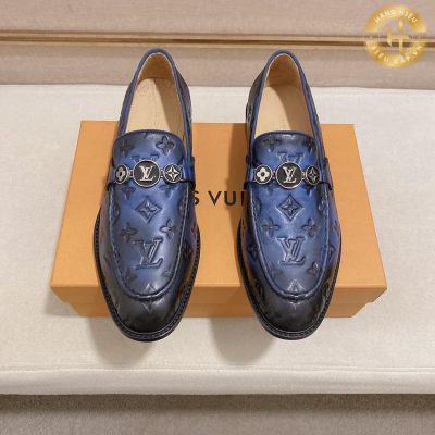 Đôi giầy lười nam Louis Vuitton vẫn tạo nên ấn tượng mạnh và thu hút mọi ánh nhìn nhờ thiết kế độc đáo