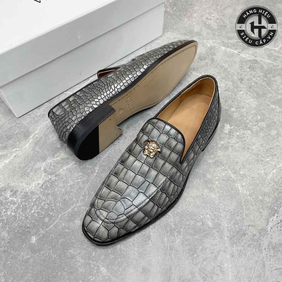 Giá thành hợp lí của giày lười Loafer Versace nam Like Auth