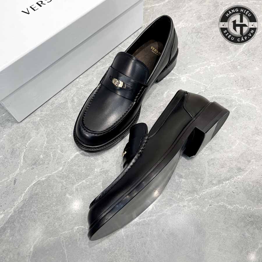 Giày lười Versace nam được sản xuất từ chất liệu da cao cấp