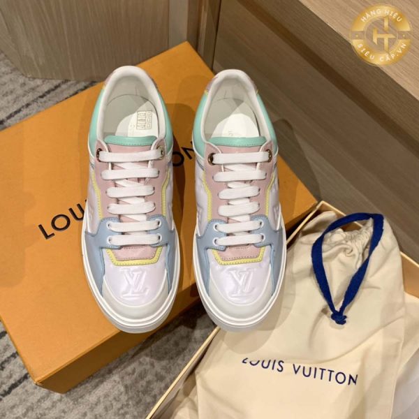Với thiết kế độc đáo, đôi giày Louis Vuitton nữ là sự lựa chọn tuyệt vời dành cho những người yêu thích phong cách thời năng động