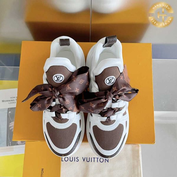 Đôi giày nữ Louis Vuitton với thiết kế độc đáo là một lựa chọn tuyệt vời cho những người yêu thích sự trẻ trung và năng động