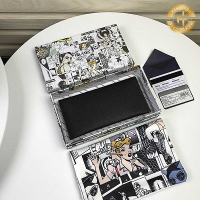 vi cam tay prada nu like auth 6 1