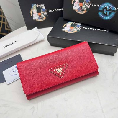 Chiếc ví cầm tay Prada siêu cấp Like Auth tạo nên vẻ đẹp quý phái và tinh tế đặc biệt cho người sử dụng