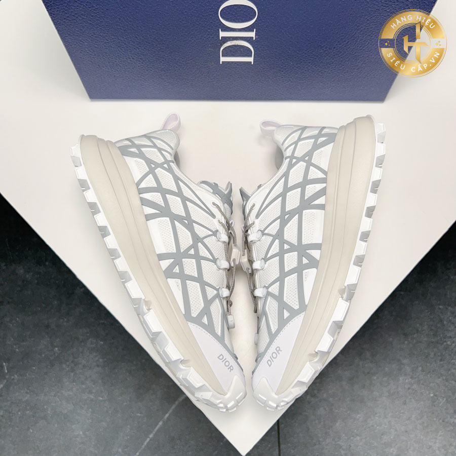Giày sneaker Dior like auth được chế tạo từ chất liệu cao su đúc phối vải lưới