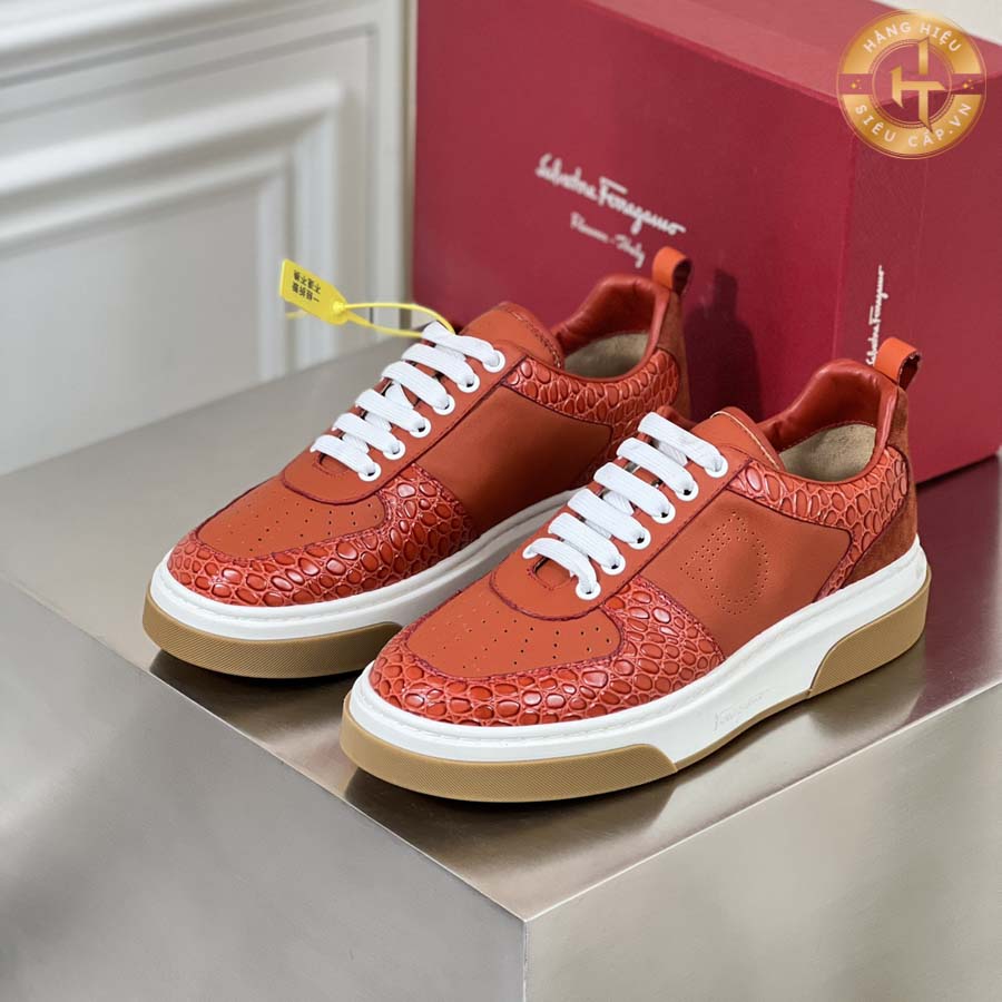Sở hữu kiểu dáng độc đáo cùng khả năng phối đồ đa dạng, đôi giày Salvatore Ferragamo giúp thể hiện phong cách đẳng cấp, sang trọng