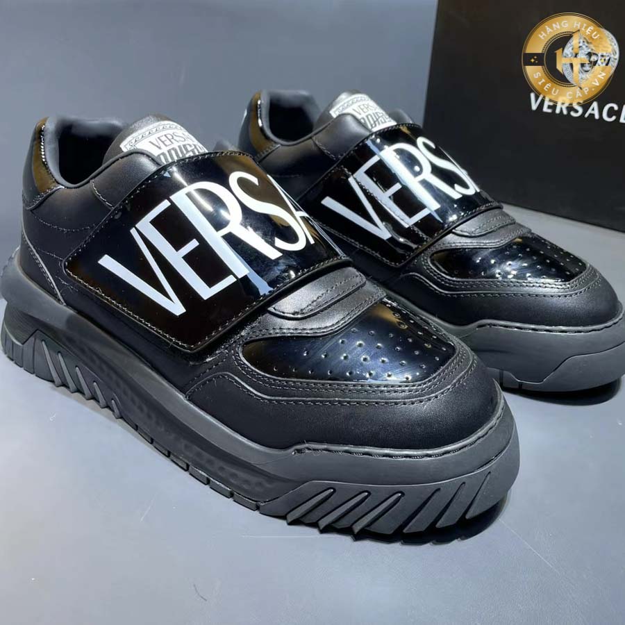 Gam màu đen của giày thể thao nam Versace like auth rất dễ phối với nhiều loại trang phục