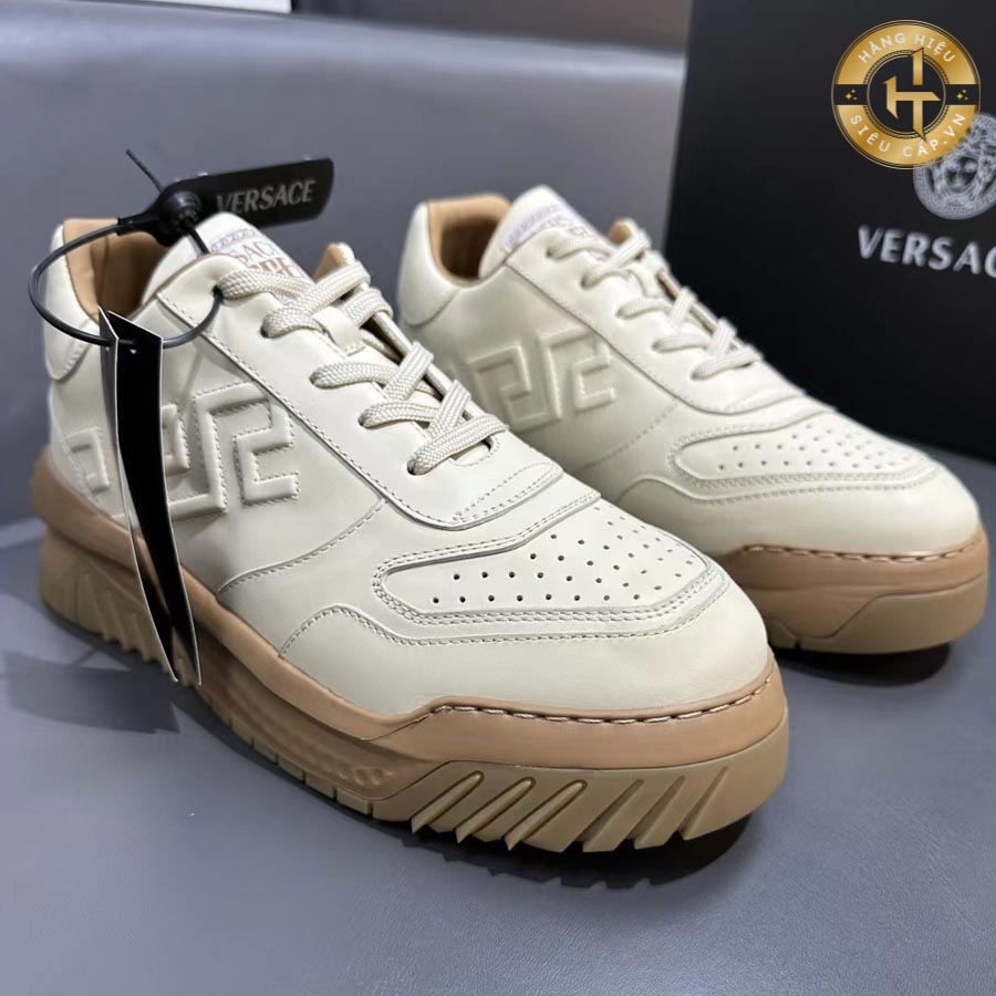 Gam màu trắng của giày sneaker Versace nam like auth mang đến vẻ trẻ trung