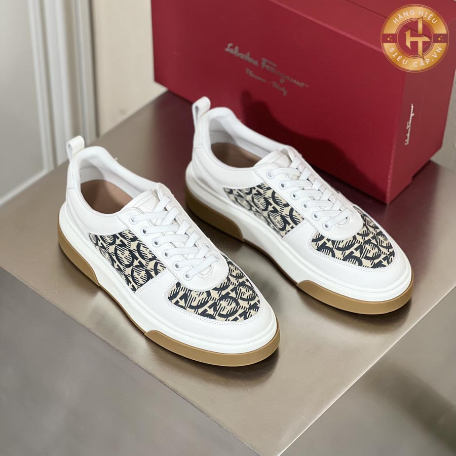 Đôi giày Ferragamo được kết hợp độc đáo giữa chất liệu cao cấp và kiểu dáng đẳng cấp, tạo nên phong cách sang trọng
