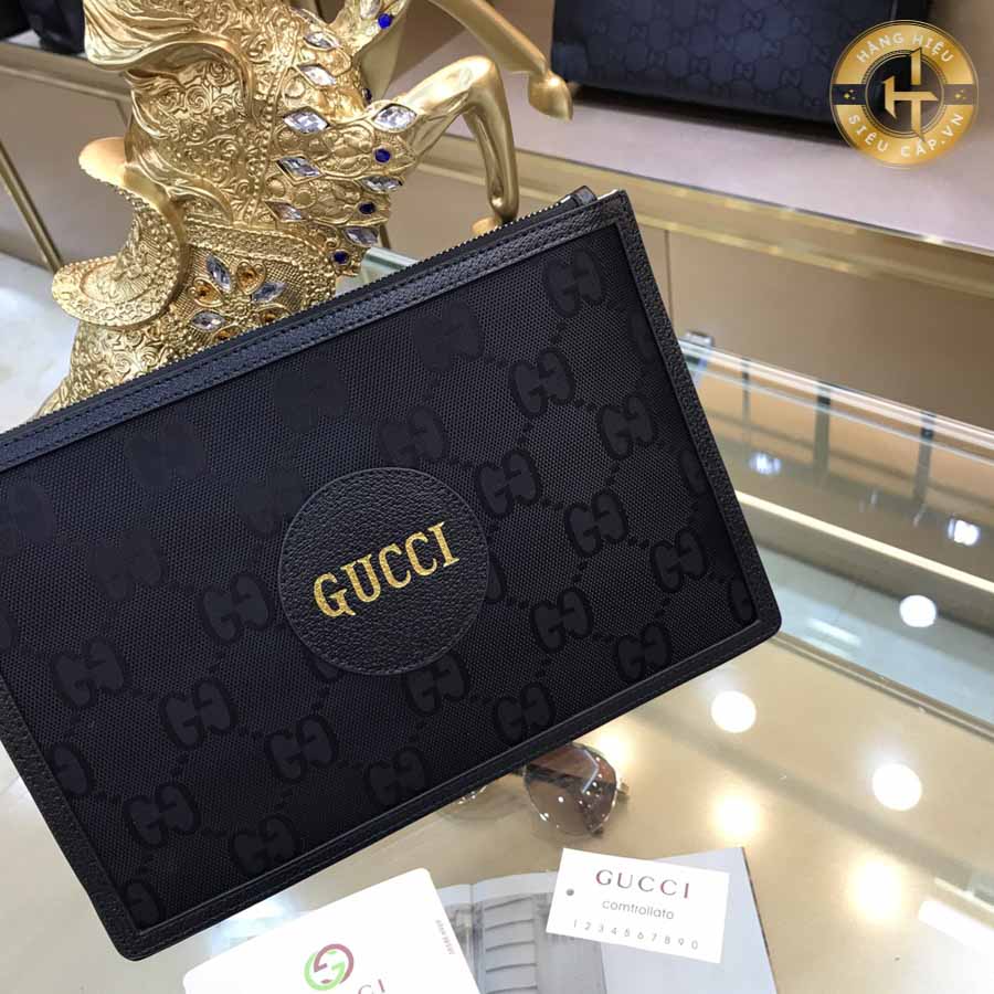 Chất liệu da cao cấp của clutch cầm tay Gucci bảo đảm về chất lượng