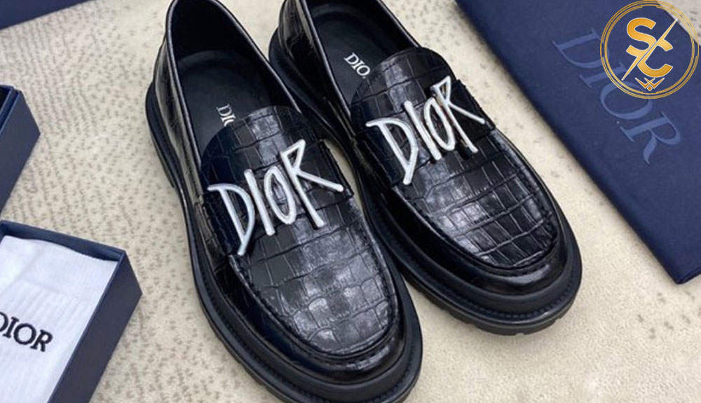 mức giá dao động cho mỗi đôi giày Dior nam chính hãng rơi vào khoảng từ 18 – 23 triệu đồng