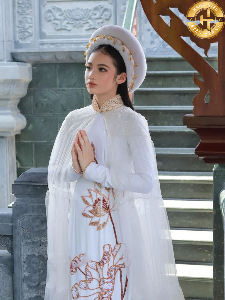 Áo choàng là một lựa chọn tuyệt vời để Mix với áo dài