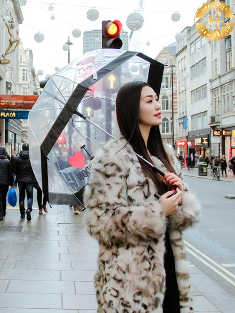 Áo dài mặc cùng áo lông, nhung