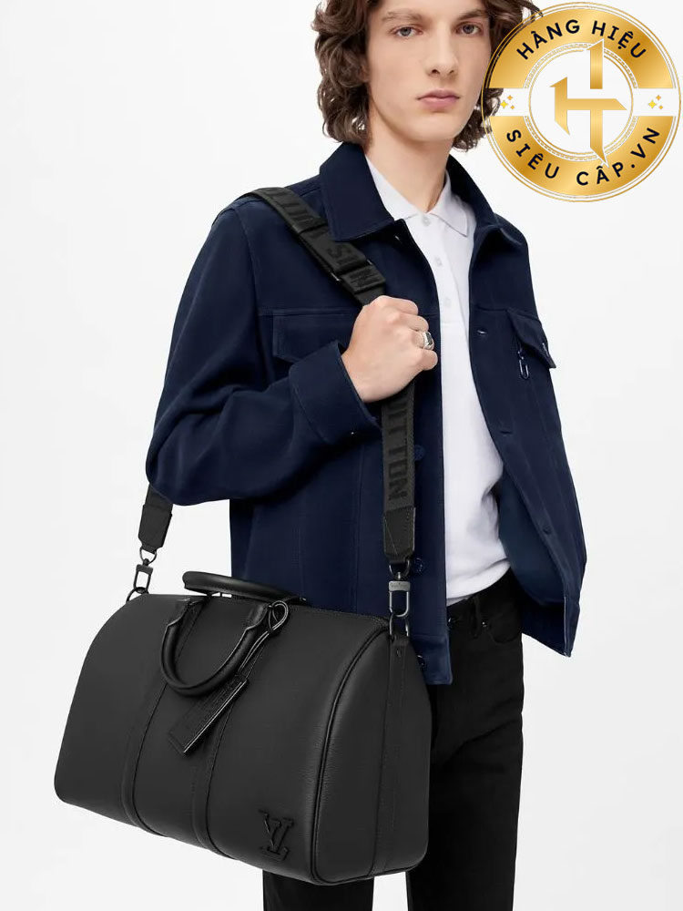TOP 13 mẫu túi xách LV mới nhất đón đầu xu hướng 2025 Những năm 1930 chứng kiến thói quen du lịch