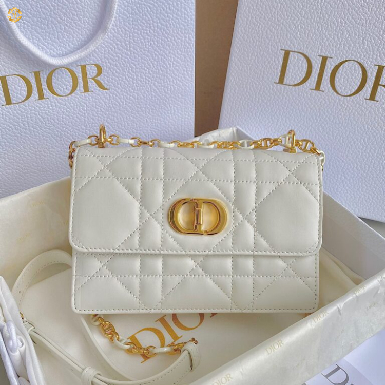 Học lỏm cách mở khoá túi Dior cực đơn giản cho từng loại 2025 Mua túi Dior hàng rep chất lượng cao cấp ở đâu?
