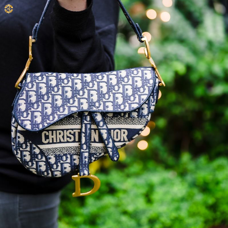 Học lỏm cách mở khoá túi Dior cực đơn giản cho từng loại 2025 Dior Oblique Saddle Bag