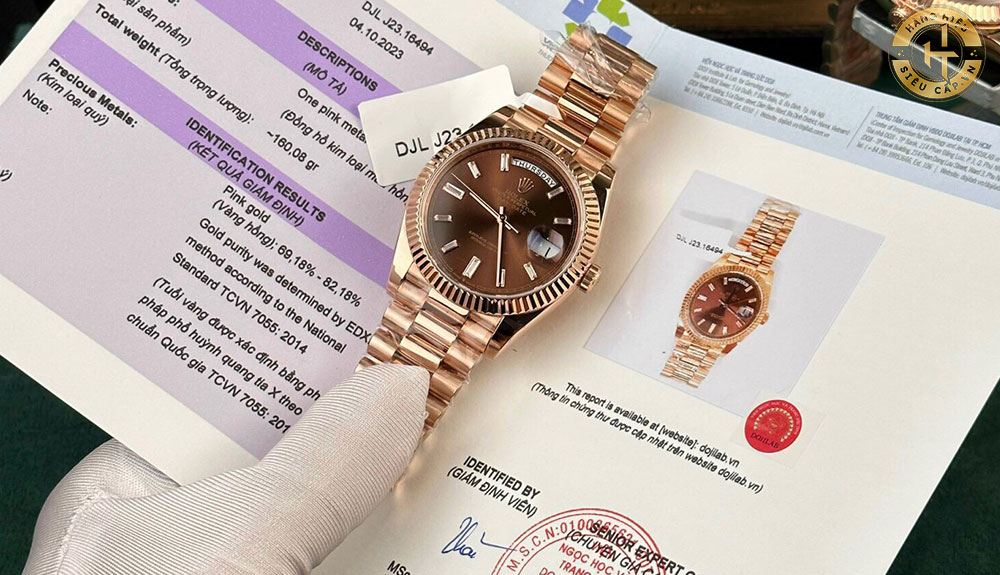Đồng hồ Rolex Replica 1:1 là những chiếc đồng hồ được sao chép tỉ mỉ từ thiết kế, chất liệu đến bộ máy của đồng hồ Rolex chính hãng.