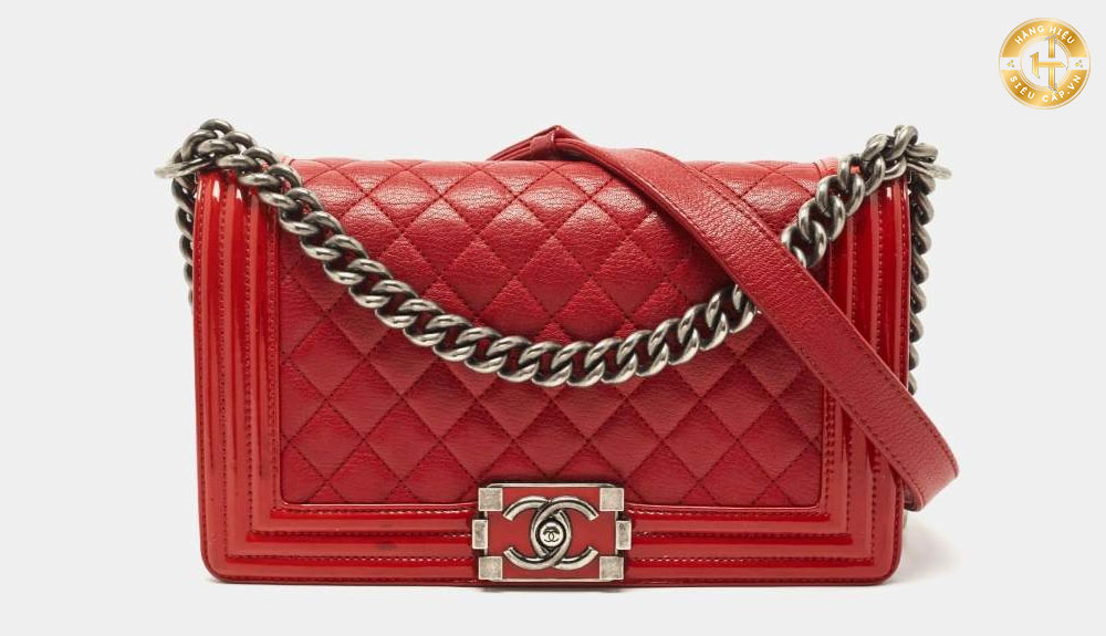 Túi xách Chanel đỏ Boy Flap Quilted Caviar
