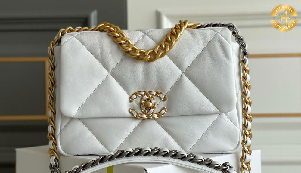 Túi Chanel 19 màu trắng tinh khôi