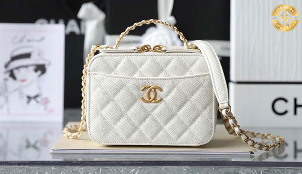 Túi xách Chanel màu trắng Vanity Case