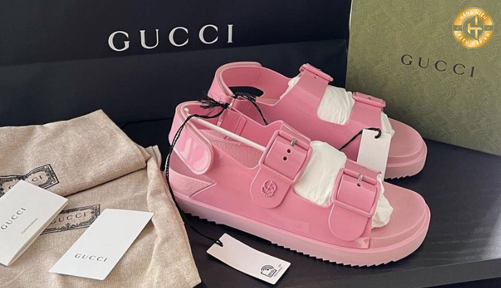 Các mẫu dép Gucci hồng Like Auth được chế tác vô cùng tỉ mỉ đạt tới mức độ hoàn thiện lên đến 99%