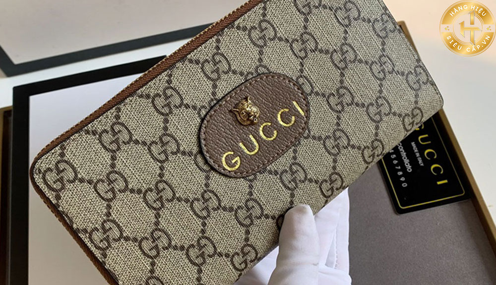 Mẫu ví Gucci mặt hổ sắt họa tiết Monogram được làm từ chất liệu Canvas bền đẹp trong suốt quá trình sử dụng