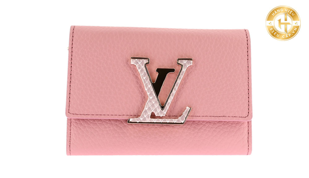 Khi sở hữu một chiếc ví Louis Vuitton mini, đẳng cấp của bạn sẽ được nâng lên vì đây là thương hiệu dành cho những người chơi hàng hiệu thực sự