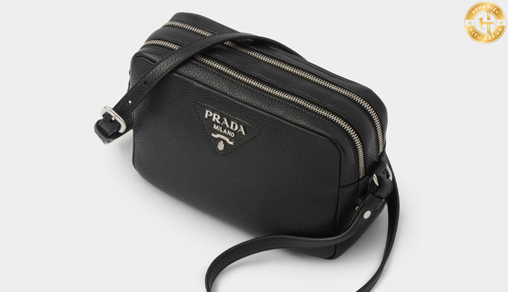 Túi Prada nam nữ chính hãng có giá dao động từ khoảng 30 triệu đến 80 triệu đồng tùy thuộc vào mẫu mã.