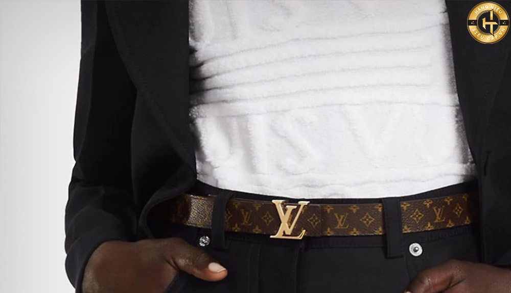 Sở hữu một chiếc thắt lưng Louis Vuitton chính hãng có thể mang lại sự nổi tiếng và thu hút sự chú ý từ mọi người.