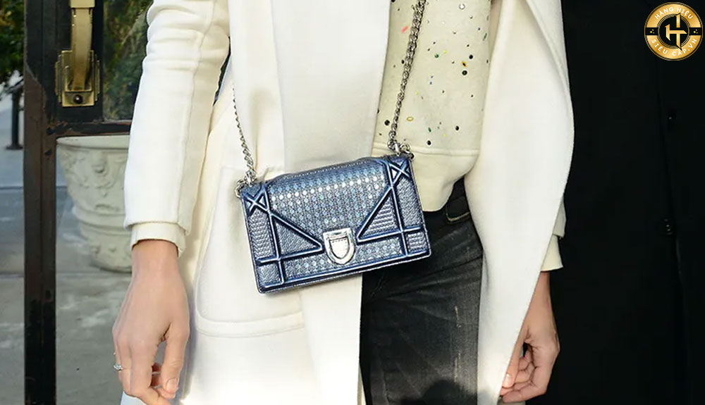 Túi đeo chéo Dior Diorama có thiết kế hiện đại và sang trọng v