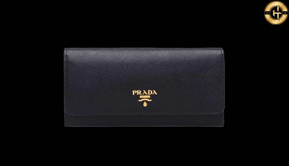 Ví dài nữ Prada Galleria Wallet là một trong những mẫu ví phổ biến và đáng chú ý của thương hiệu Prada.