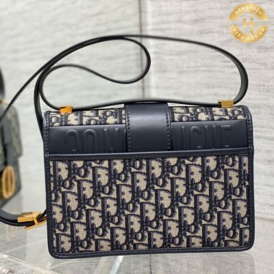 tui deo cheo nu dior (4)