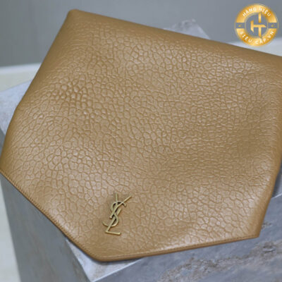 tui bi thu ysl (2)
